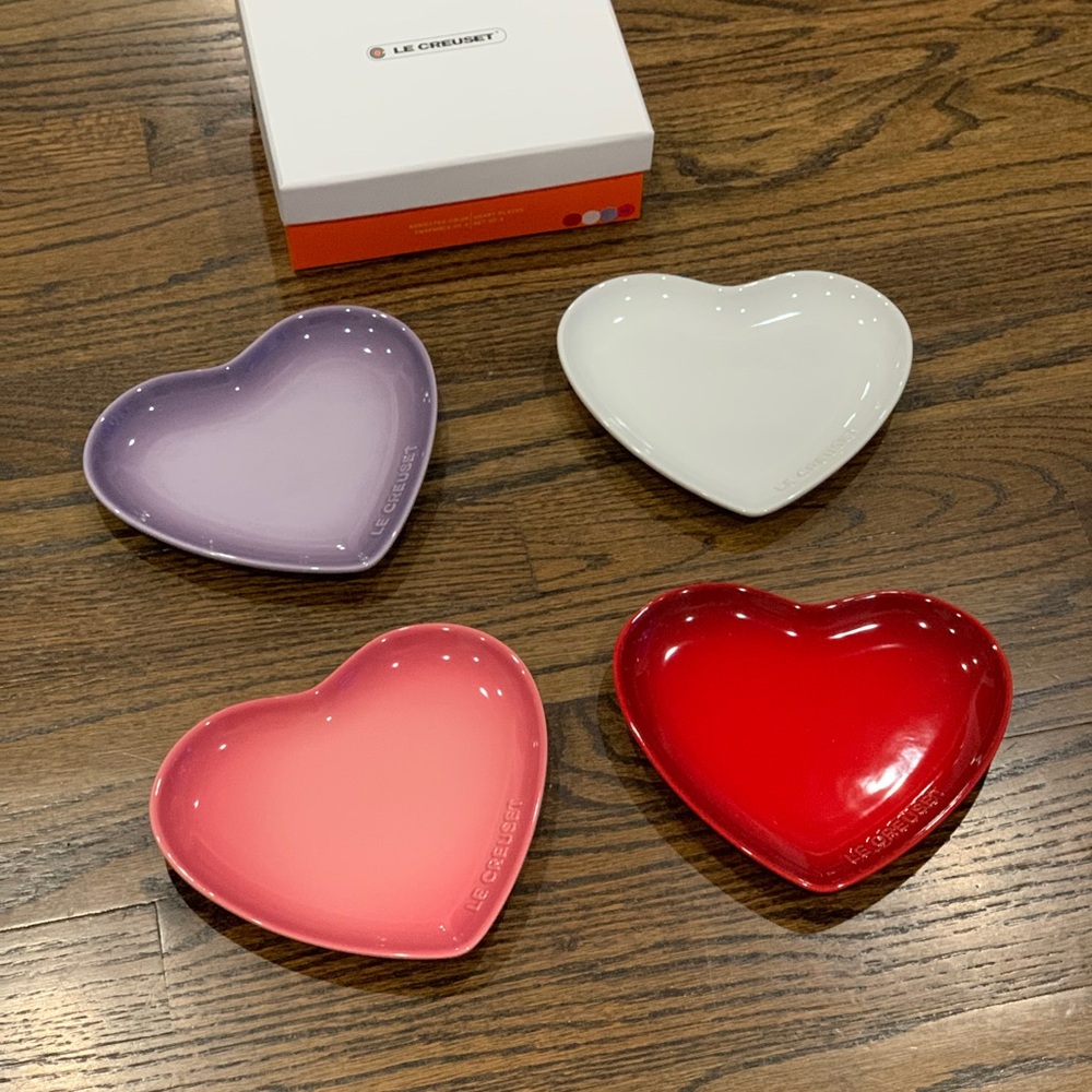 New Le Creuset Heart Plates 17cm Set of 4